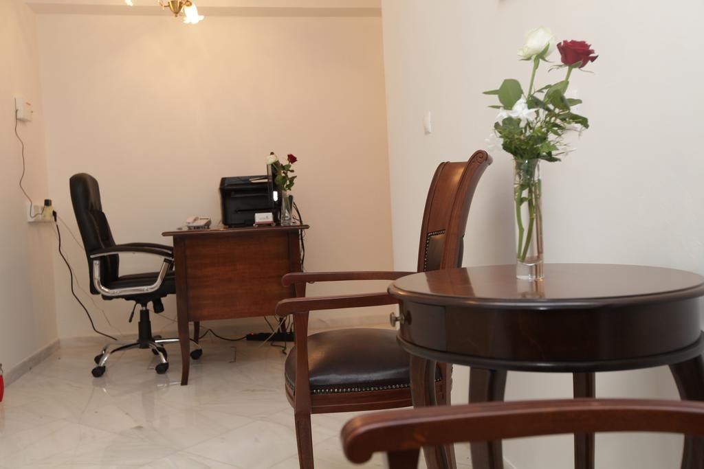 Avgerinos Hotel Kampochora  Buitenkant foto